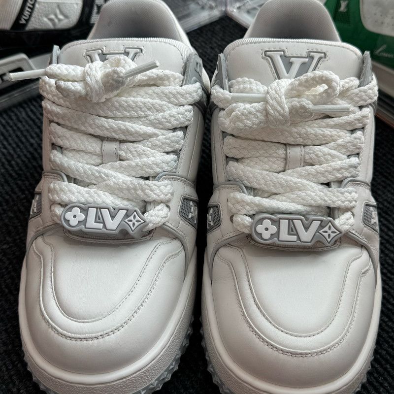 Louis Vuitton Louis Vuitton Trainer Maxi Low Top Sneakers 0079 Size US 8 / EU 41 - 3 Thumbnail