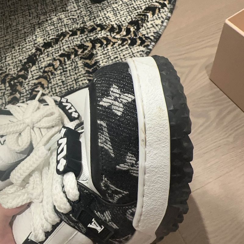 Louis Vuitton Louis Vuitton Trainer Maxi Black and White Sneakers 0079 Size US 8 / EU 41 - 9 Thumbnail
