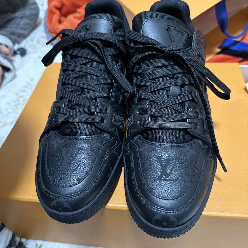 Louis Vuitton Louis Vuitton Black Low-Top Trainer Sneakers 0079 Size US 8.5 / EU 41-42 - 2 Thumbnail