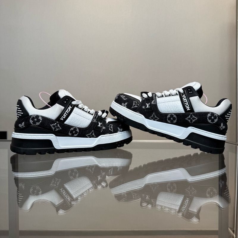 Louis Vuitton Louis Vuitton Trainer Maxi Black and White Sneakers 0079 Size US 8 / EU 41 - 4 Thumbnail