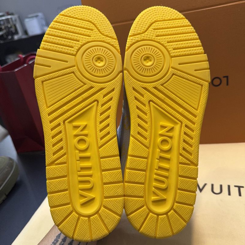 Louis Vuitton Louis Vuitton Trainer Low-Top Sneakers in Gray 0079 Size US 8 / EU 41 - 4 Thumbnail