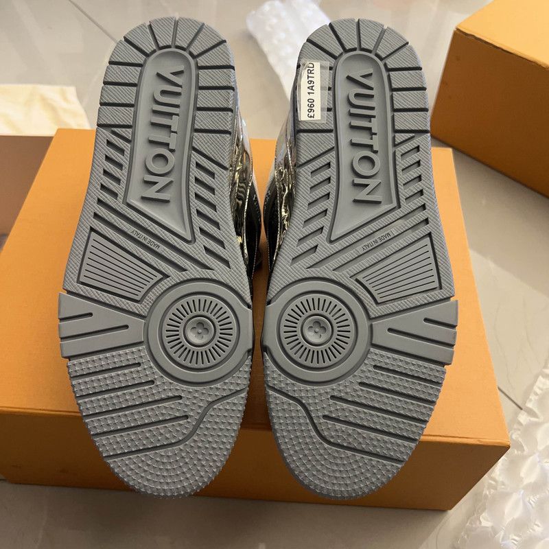 Louis Vuitton Louis Vuitton Metallic Trainer Low-Top Sneakers 0079 Size US 8 / EU 41 - 4 Thumbnail