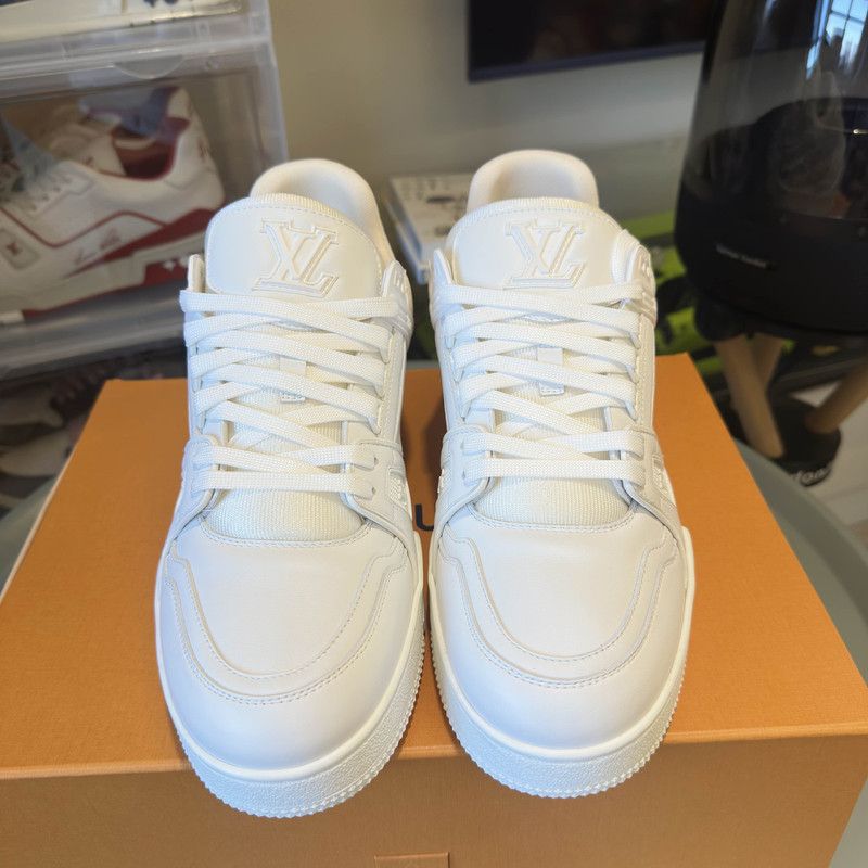 Louis Vuitton Louis Vuitton Low-Top Trainer Sneakers in White 0079 Size US 9.5 / EU 42-43 - 2 Thumbnail