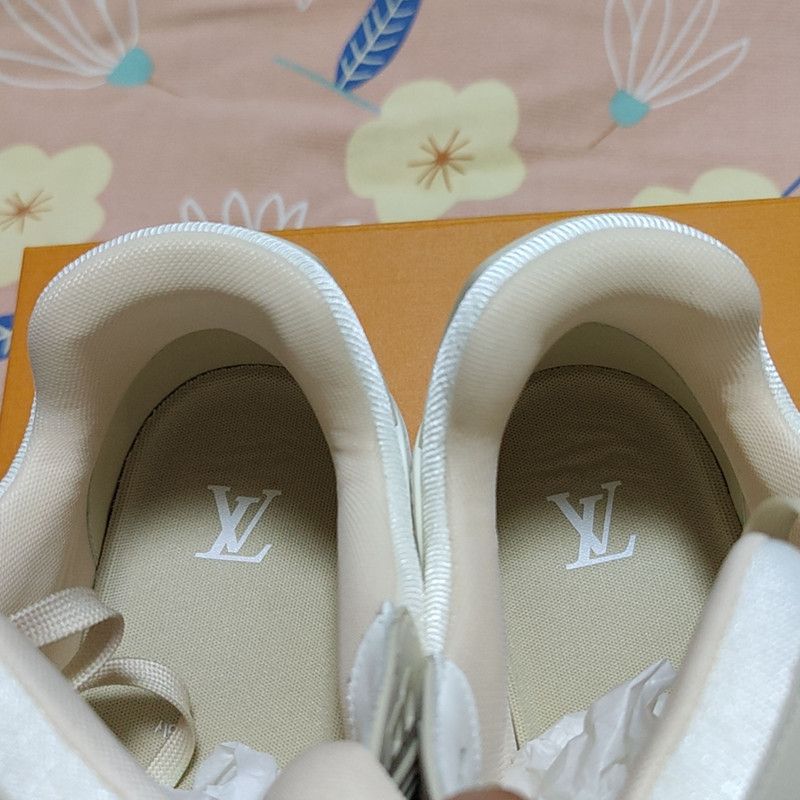 Louis Vuitton Louis Vuitton Trainer Low Top Sneakers in Light Green 0079 Size US 8.5 / EU 41-42 - 9 Thumbnail