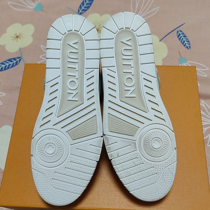 Louis Vuitton Louis Vuitton Trainer Low Top Sneakers in Light Green 0079 Size US 8.5 / EU 41-42 - 4 Thumbnail