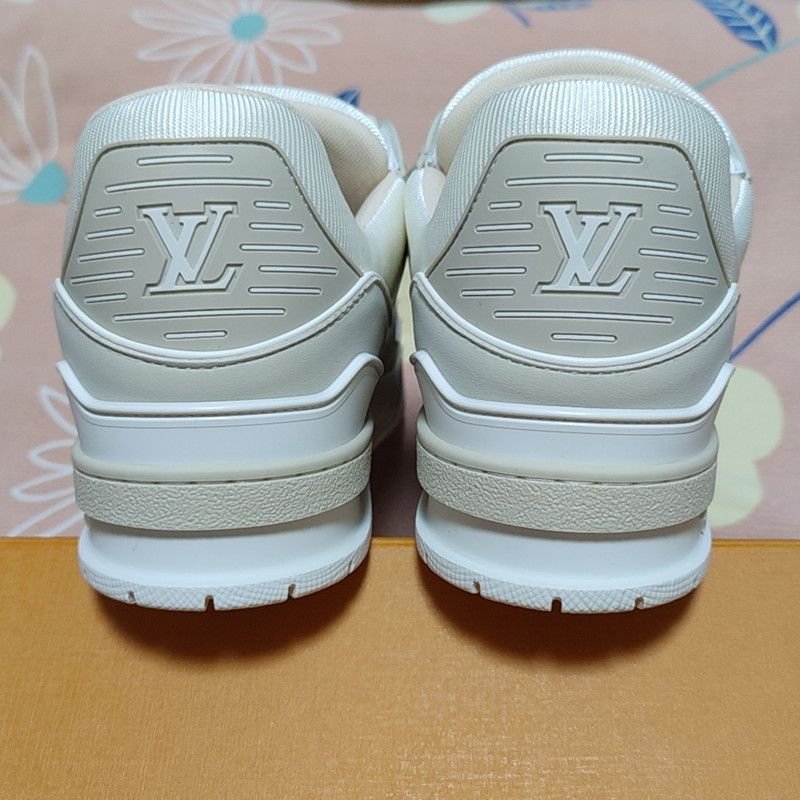 Louis Vuitton Louis Vuitton Trainer Low Top Sneakers in Light Green 0079 Size US 8.5 / EU 41-42 - 3 Thumbnail