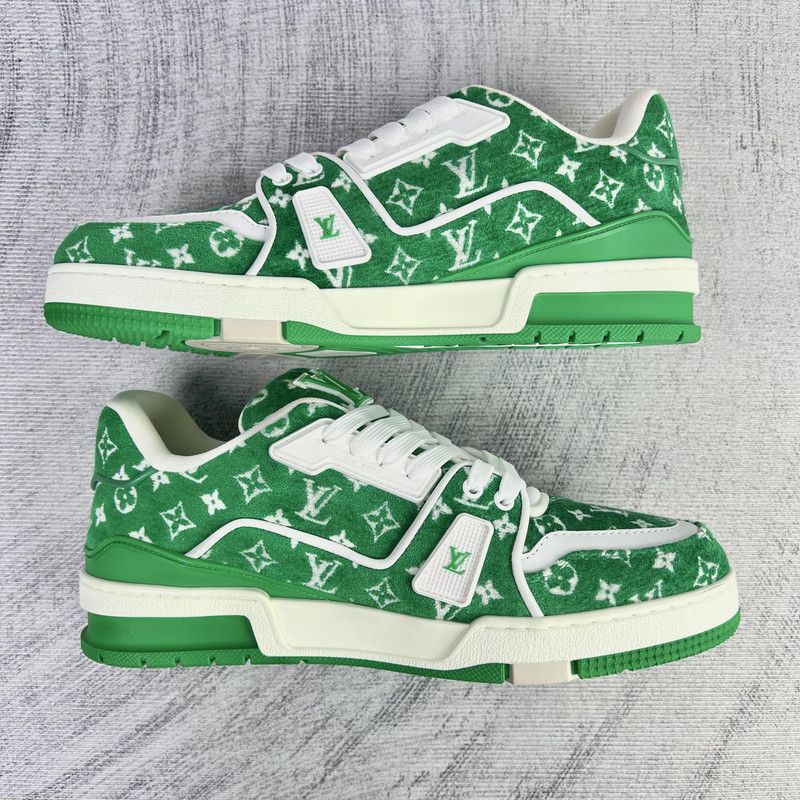 Louis Vuitton Louis Vuitton Green and White Low Top Sneakers 0079 Size US 8 / EU 41 - 7 Thumbnail