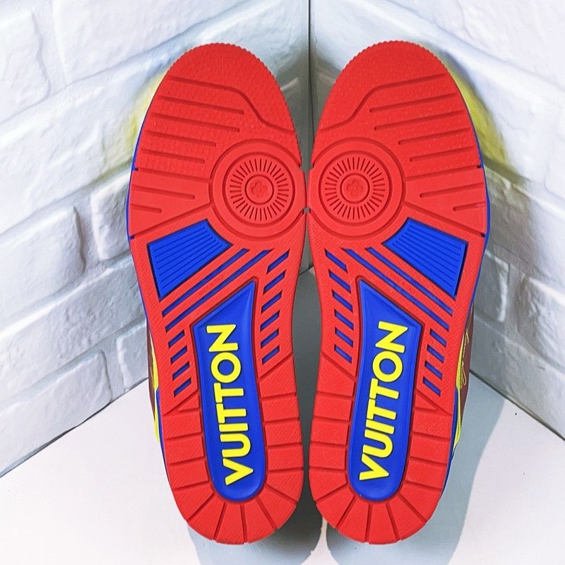 Louis Vuitton Louis Vuitton Low-top Fashion Sneakers for Men 0079 Size US 10.5 / EU 43-44 - 4 Thumbnail