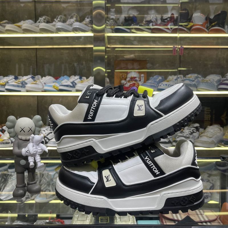 Louis Vuitton Louis Vuitton Trainer Maxi Low-Top Sneakers 0079 Size US 9 / EU 42 - 8 Thumbnail