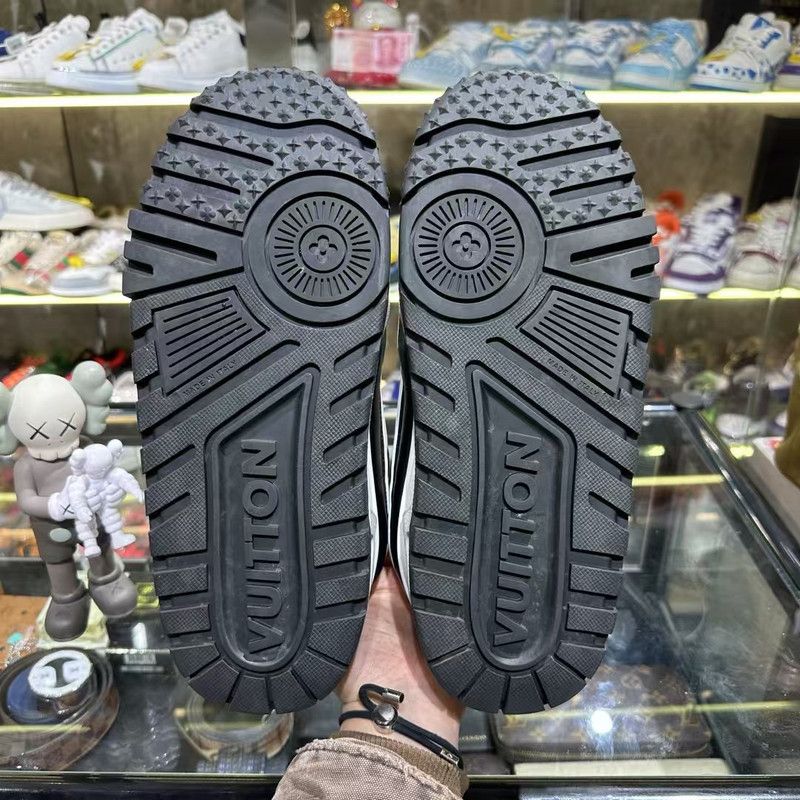 Louis Vuitton Louis Vuitton Trainer Maxi Low Top Sneakers 0079 Size US 8 / EU 41 - 4 Thumbnail