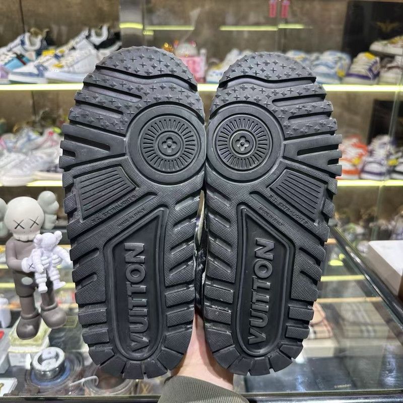 Louis Vuitton Louis Vuitton Trainer Maxi Low-Top Sneakers 0079 Size US 8.5 / EU 41-42 - 3 Thumbnail