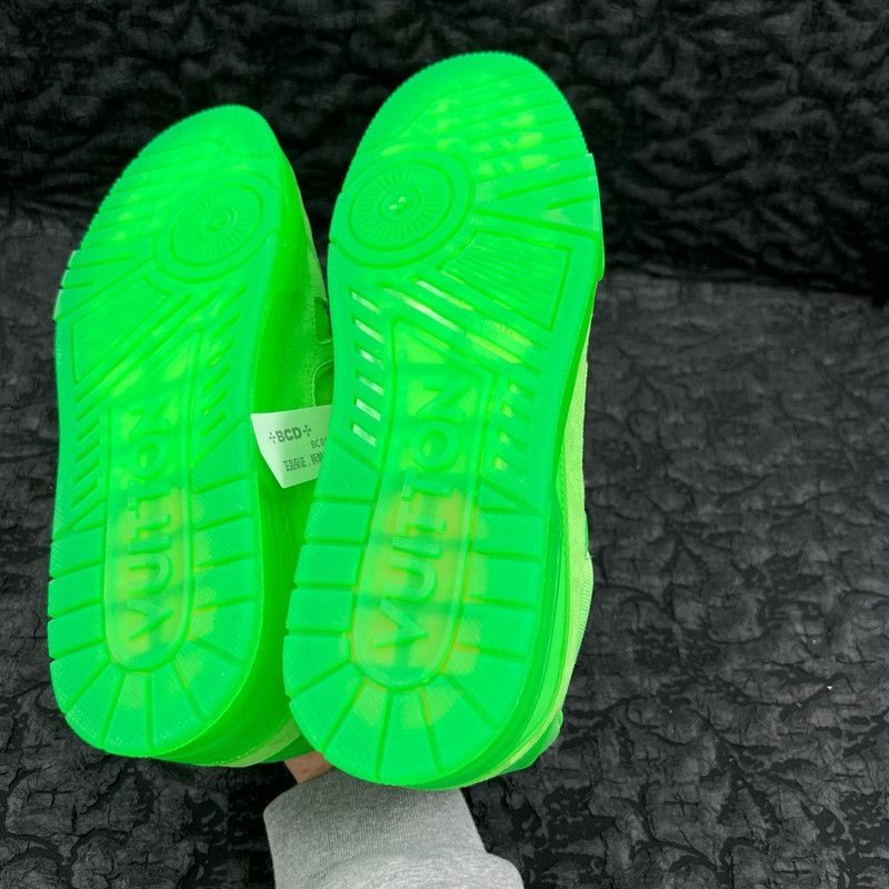 Louis Vuitton Louis Vuitton Trainer Low Top Sneakers in Green 0079 Size US 10.5 / EU 43-44 - 6 Thumbnail
