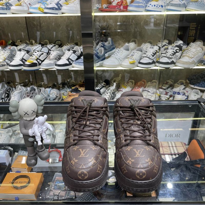 Louis Vuitton Louis Vuitton Trainer Maxi Low-Top Sneakers 0079 Size US 8 / EU 41 - 2 Thumbnail