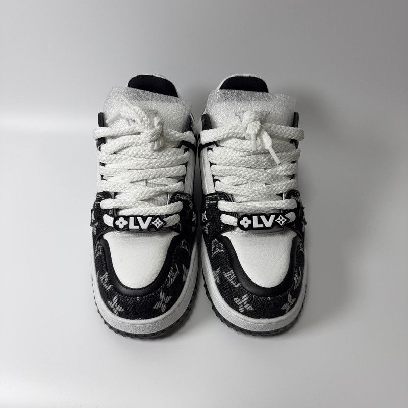 Louis Vuitton Louis Vuitton Trainer Maxi Low-Top Sneakers 0079 Size US 8 / EU 41 - 2 Thumbnail