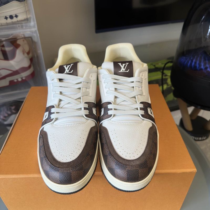 Louis Vuitton Louis Vuitton Low-Top Trainer Sneakers for Men and Women 0079 Size US 11 / EU 44 - 2 Thumbnail