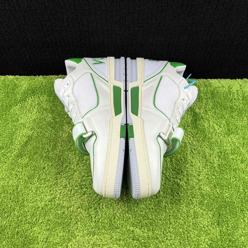 Louis Vuitton Louis Vuitton Classic Pattern Retro Sneakers 0079 Size US 9.5 / EU 42-43 - 7 Thumbnail