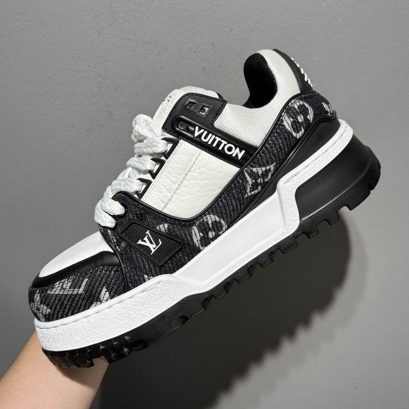 Louis Vuitton Louis Vuitton Trainer Maxi Low Top Sneakers 0079 Size US 5.5 / EU 38 - 15 Thumbnail