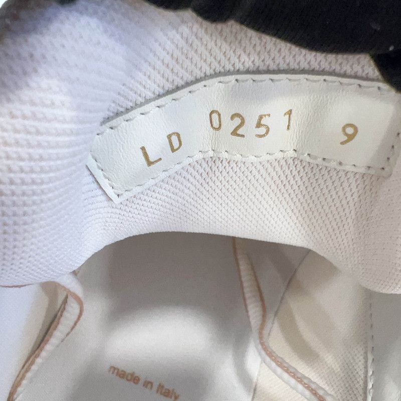 Louis Vuitton Louis Vuitton Silver Trainer Sneakers for Men 0079 Size US 9.5 / EU 42-43 - 5 Thumbnail
