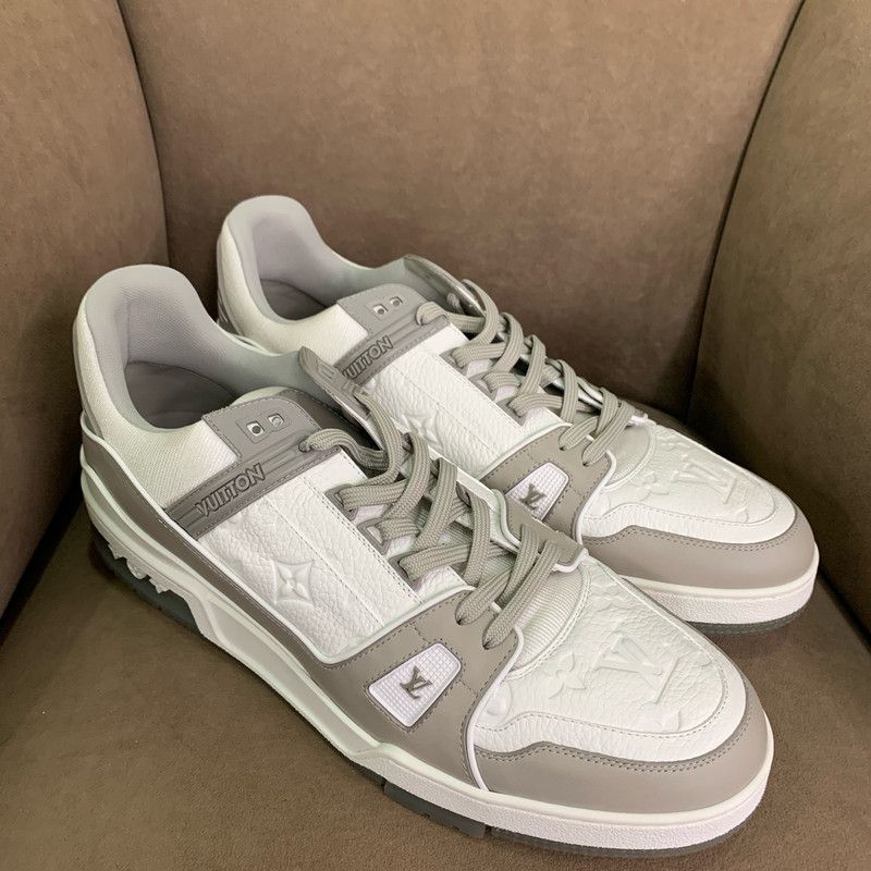 Louis Vuitton Louis Vuitton Classic Print Fashion Sneakers for Men 0079 Size US 11 / EU 44 - 3 Thumbnail