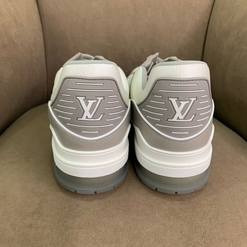Louis Vuitton Louis Vuitton Classic Print Fashion Sneakers for Men 0079 Size US 11 / EU 44 - 4 Thumbnail
