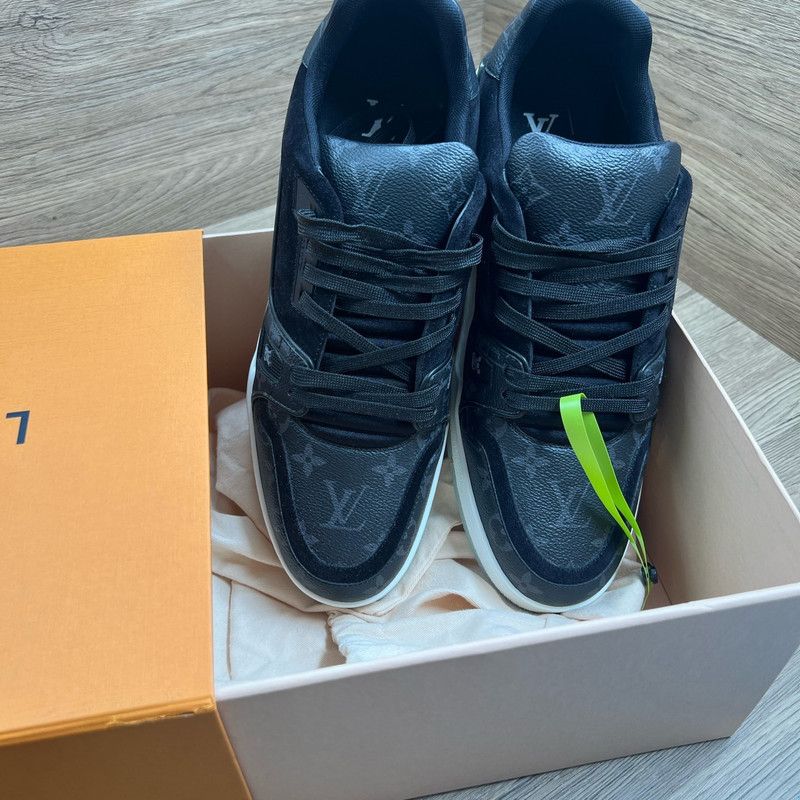 Louis Vuitton Louis Vuitton Trainer Stylish Low-Top Sneakers 0079 Size US 11 / EU 44 - 2 Thumbnail