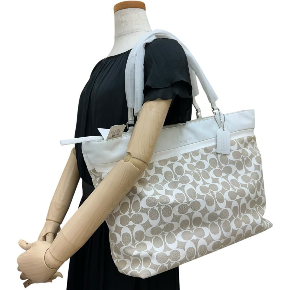 Coach Coach Coach Signature Canvas Patent Leather Tote Bag Canvas Tote Bag 29423 Size ONE SIZE - 7 Thumbnail