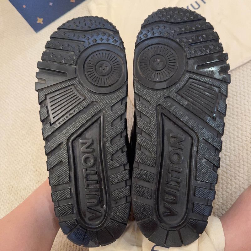 Louis Vuitton Louis Vuitton Black Trainer Sneakers for Men and Women 0079 Size US 10.5 / EU 43-44 - 4 Thumbnail