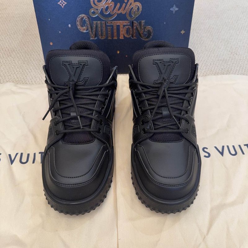 Louis Vuitton Louis Vuitton Black Trainer Sneakers for Men and Women 0079 Size US 10.5 / EU 43-44 - 2 Thumbnail