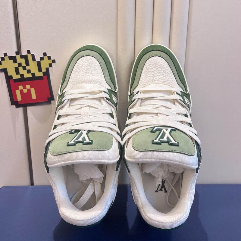 Louis Vuitton Louis Vuitton Green and White Trainer Sneaker 0079 Size US 8.5 / EU 41-42 - 7 Thumbnail
