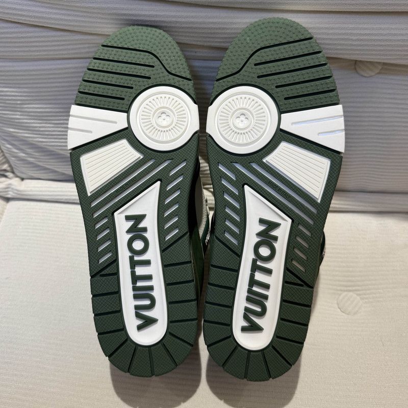 Louis Vuitton Louis Vuitton Green and White Trainer Sneaker 0079 Size US 8.5 / EU 41-42 - 4 Thumbnail