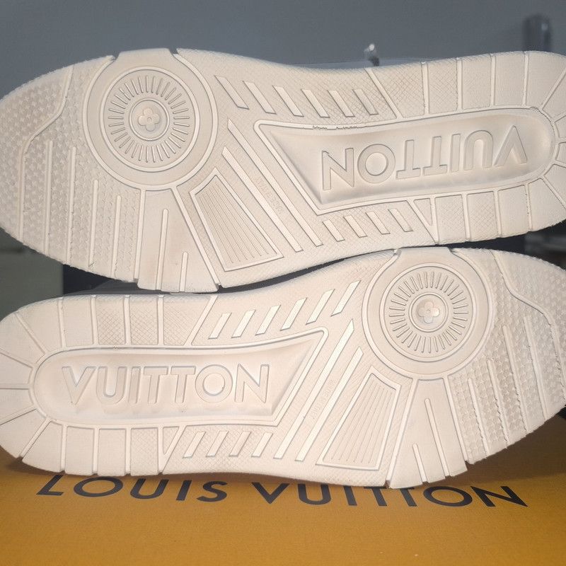 Louis Vuitton Louis Vuitton Trainer Sneakers for Men and Women 0079 Size US 7.5 / EU 40-41 - 4 Thumbnail