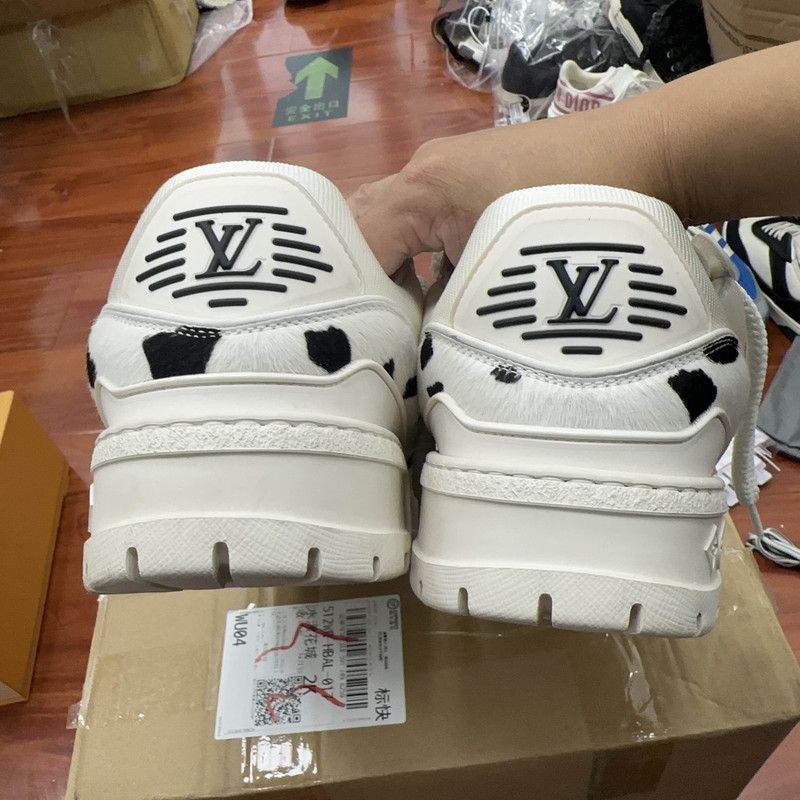 Louis Vuitton Louis Vuitton Trainer Maxi 2025 Sneakers 0079 Size US 8.5 / EU 41-42 - 3 Thumbnail