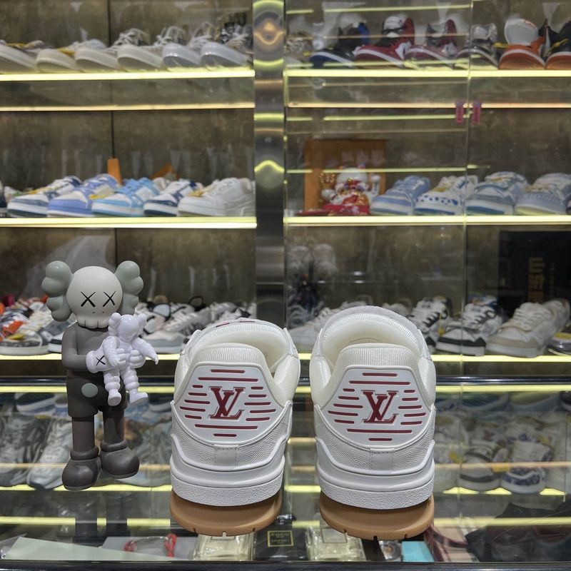 Louis Vuitton Louis Vuitton White Leather Low-Top Sneakers for Men 0079 Size US 9.5 / EU 42-43 - 3 Thumbnail
