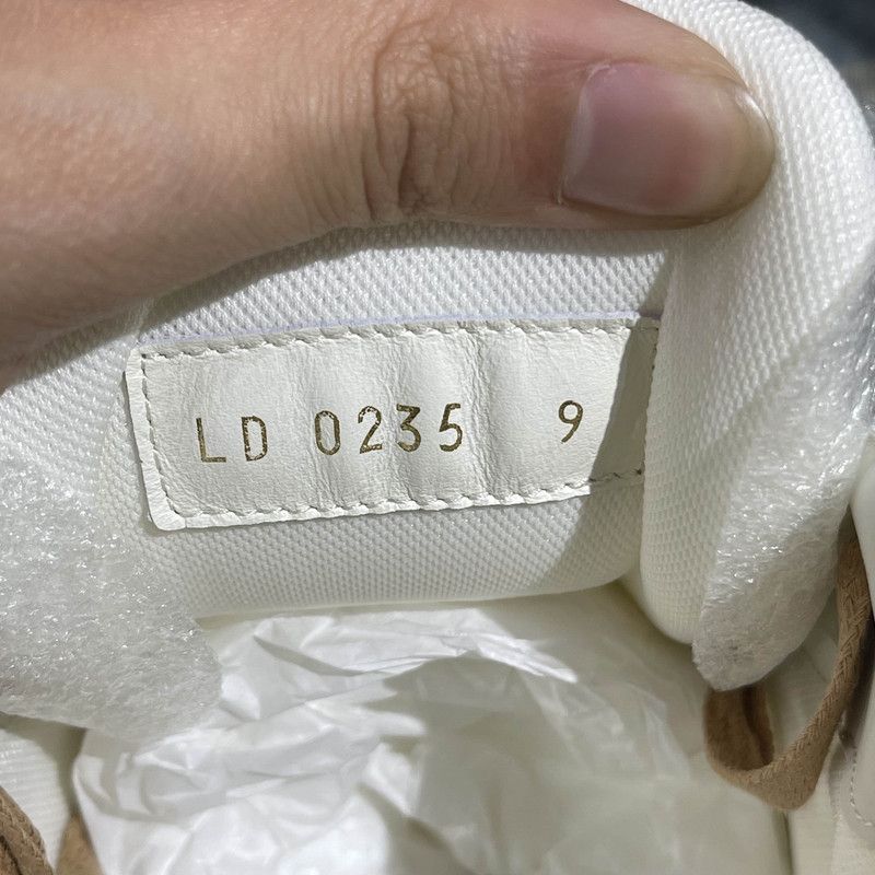 Louis Vuitton Louis Vuitton White Leather Low-Top Sneakers for Men 0079 Size US 9.5 / EU 42-43 - 5 Thumbnail