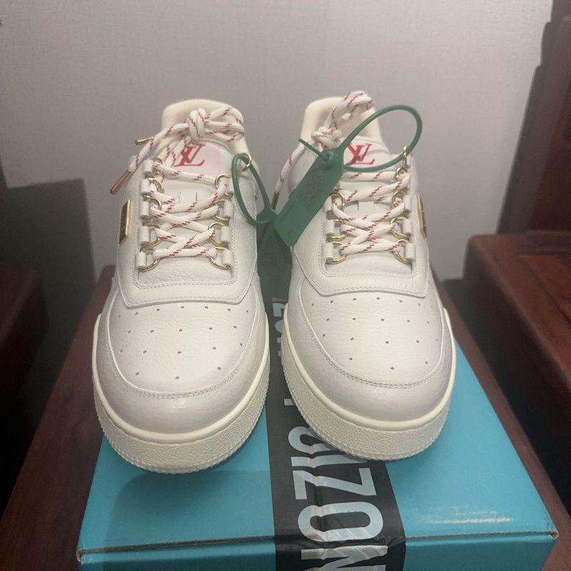 Louis Vuitton Louis Vuitton Trainer Fashion Sneakers for Men 0079 Size US 9.5 / EU 42-43 - 2 Thumbnail