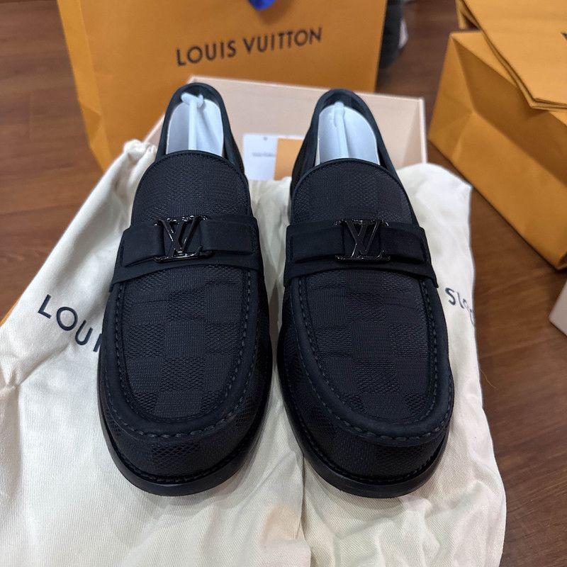 Louis Vuitton Louis Vuitton Black Leather Fashion Loafers for Men 0079 Size US 8.5 / EU 41-42 - 2 Thumbnail