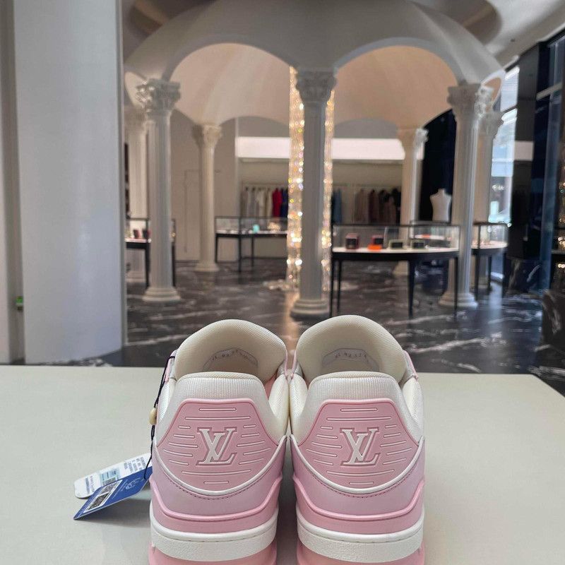 Louis Vuitton Louis Vuitton Trainer Low Top Fashion Sneakers 0079 Size US 9 / EU 42 - 3 Thumbnail