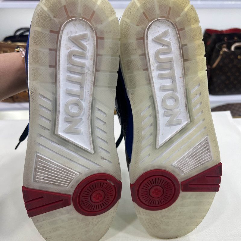 Louis Vuitton Louis Vuitton Stylish Low-Top Sneakers for Men 0079 Size US 9.5 / EU 42-43 - 4 Thumbnail