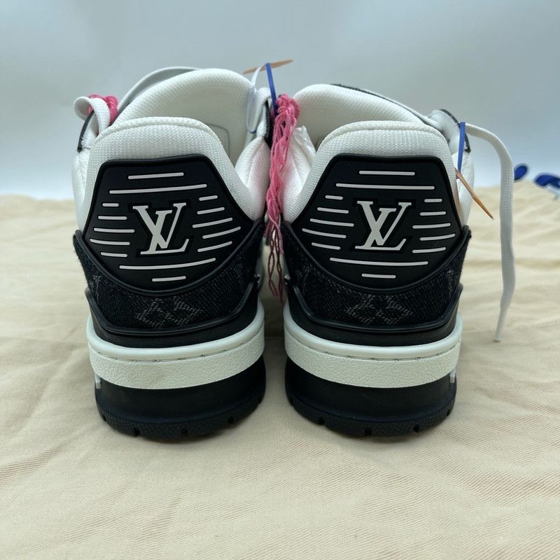 Louis Vuitton Trainer Panda Low-Top Sneakers 0079