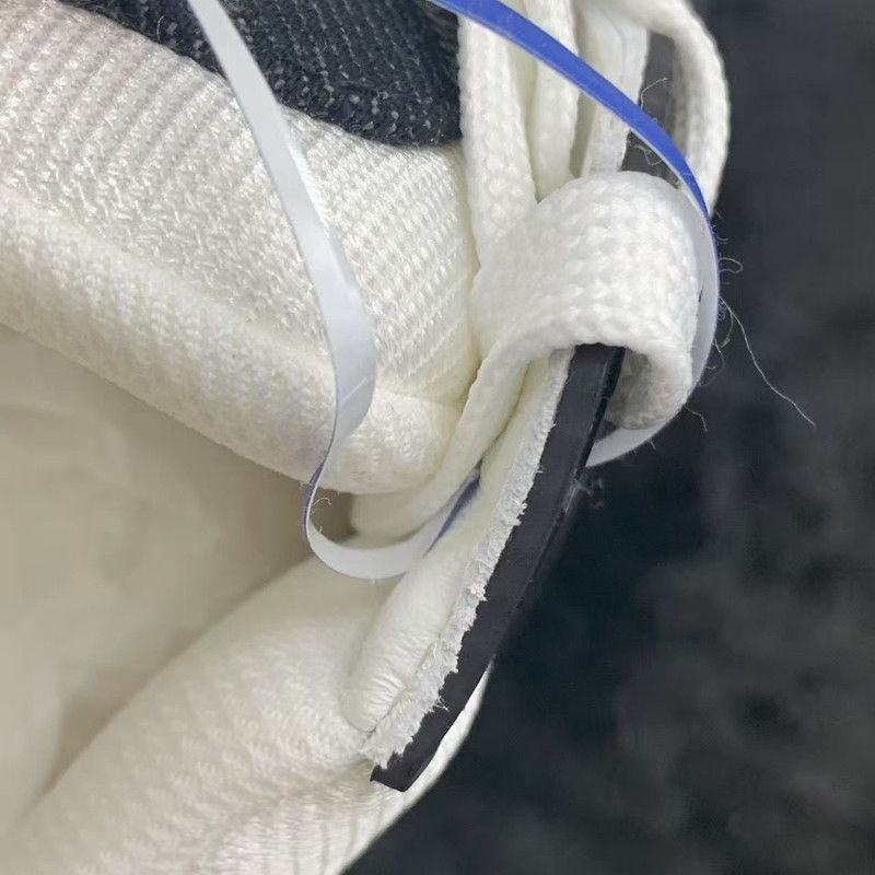 Louis Vuitton Trainer Panda Low-Top Sneakers 0079