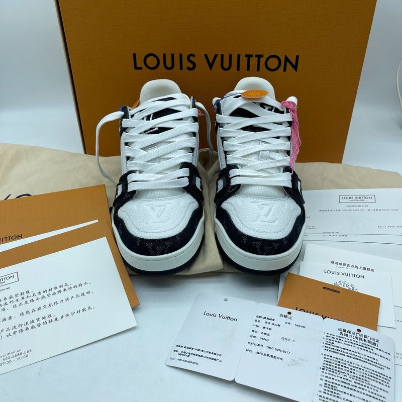 Louis Vuitton Trainer Panda Low-Top Sneakers 0079