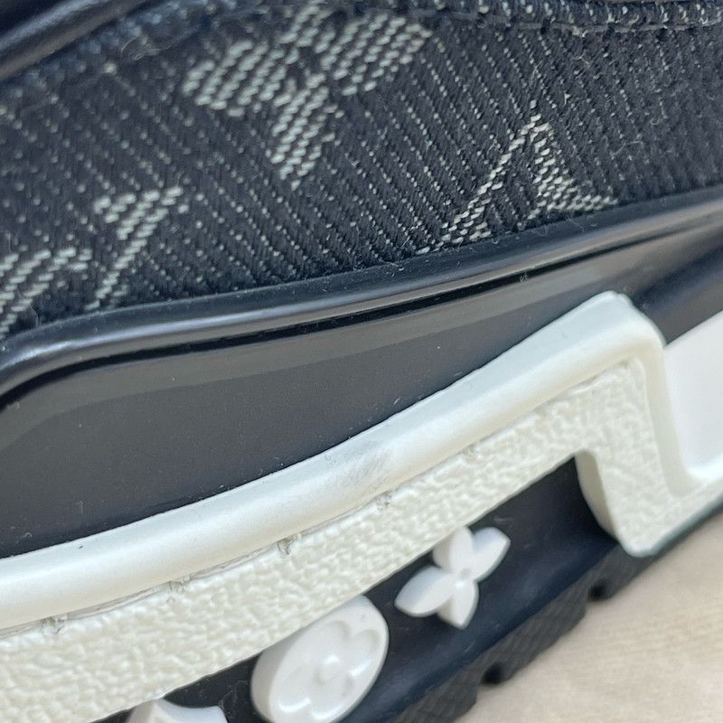 Louis Vuitton Trainer Panda Low-Top Sneakers 0079
