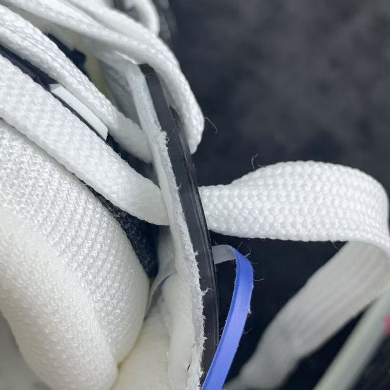 Louis Vuitton Trainer Panda Low-Top Sneakers 0079