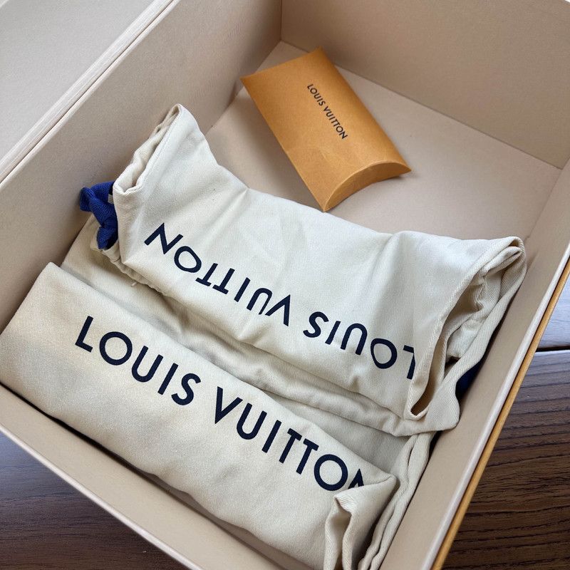 Louis Vuitton Louis Vuitton Red and White Trainer Fashion Sneakers 0079 Size US 9 / EU 42 - 7 Thumbnail