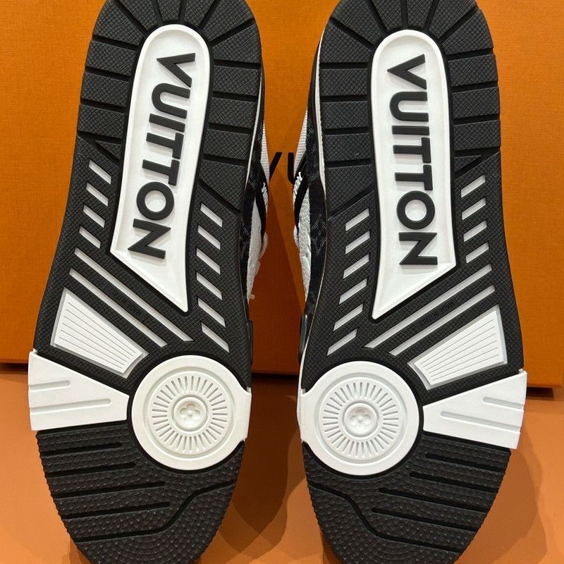 Louis Vuitton Louis Vuitton Sports Low Top Sneakers for Men and Women 0079 Size US 8.5 / EU 41-42 - 5 Thumbnail
