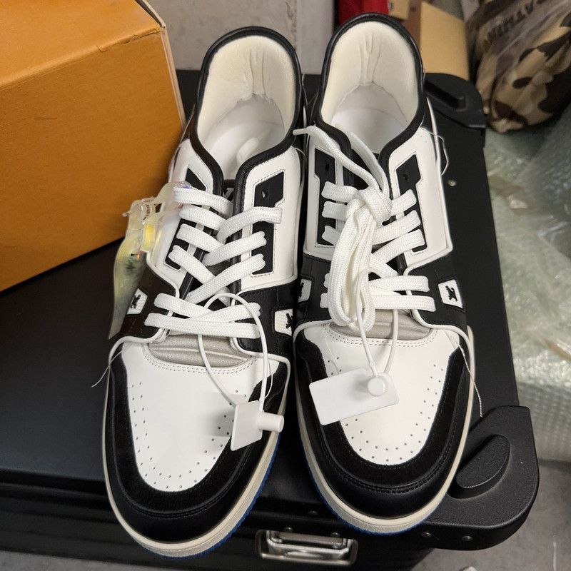 Louis Vuitton Louis Vuitton Trainer Sneakers in Black and Blue 0079 Size US 10.5 / EU 43-44 - 2 Thumbnail