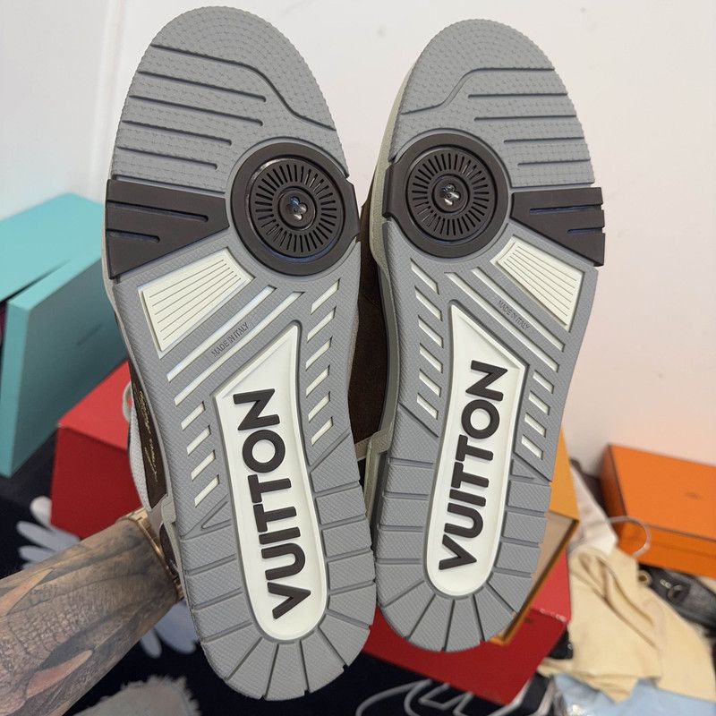 Louis Vuitton Louis Vuitton Laceless Trainer Sneakers for Men 0079 Size US 9.5 / EU 42-43 - 4 Thumbnail