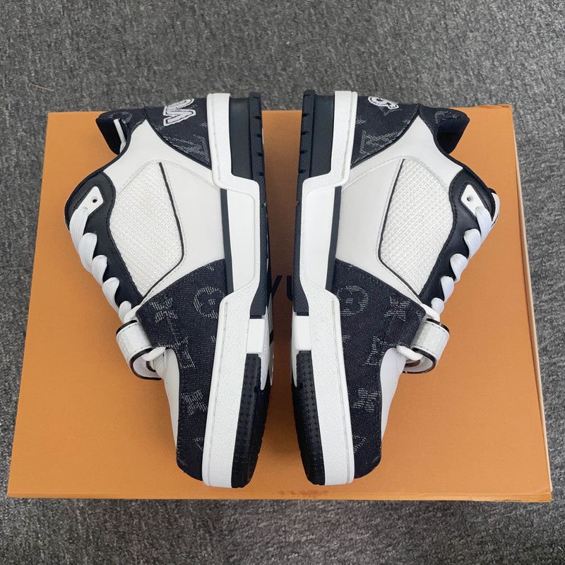 Louis Vuitton Louis Vuitton Trainer Low Top Sneakers in Black and White 0079 Size US 6.5 / EU 39-40 - 7 Thumbnail