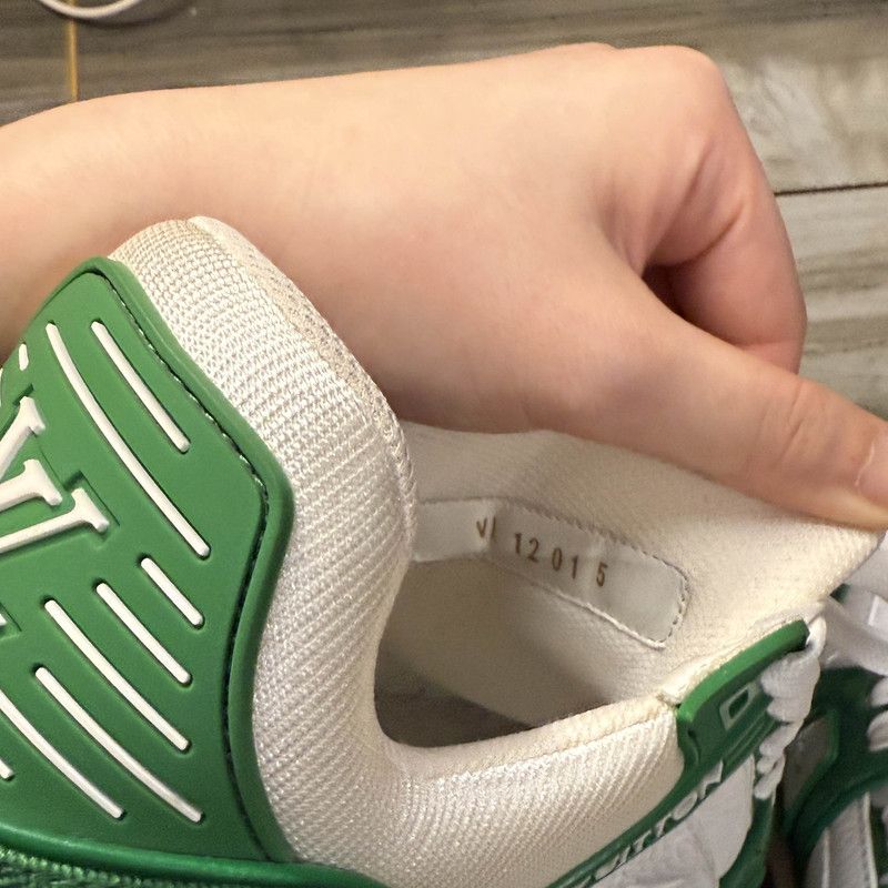 Louis Vuitton Louis Vuitton Green and White Trainer Sneakers 0079 Size US 8 / EU 41 - 5 Thumbnail