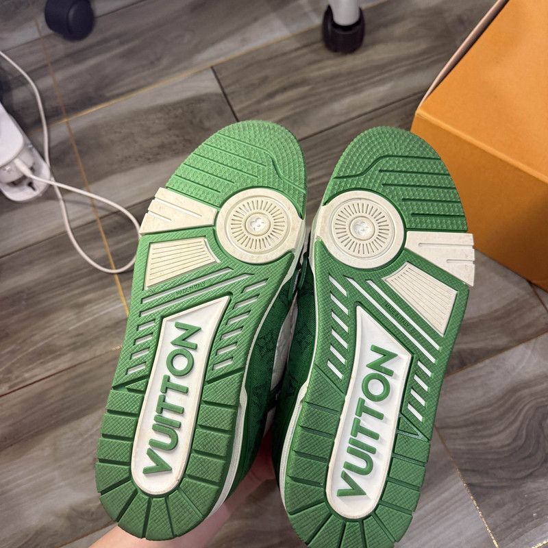 Louis Vuitton Louis Vuitton Green and White Trainer Sneakers 0079 Size US 8 / EU 41 - 4 Thumbnail